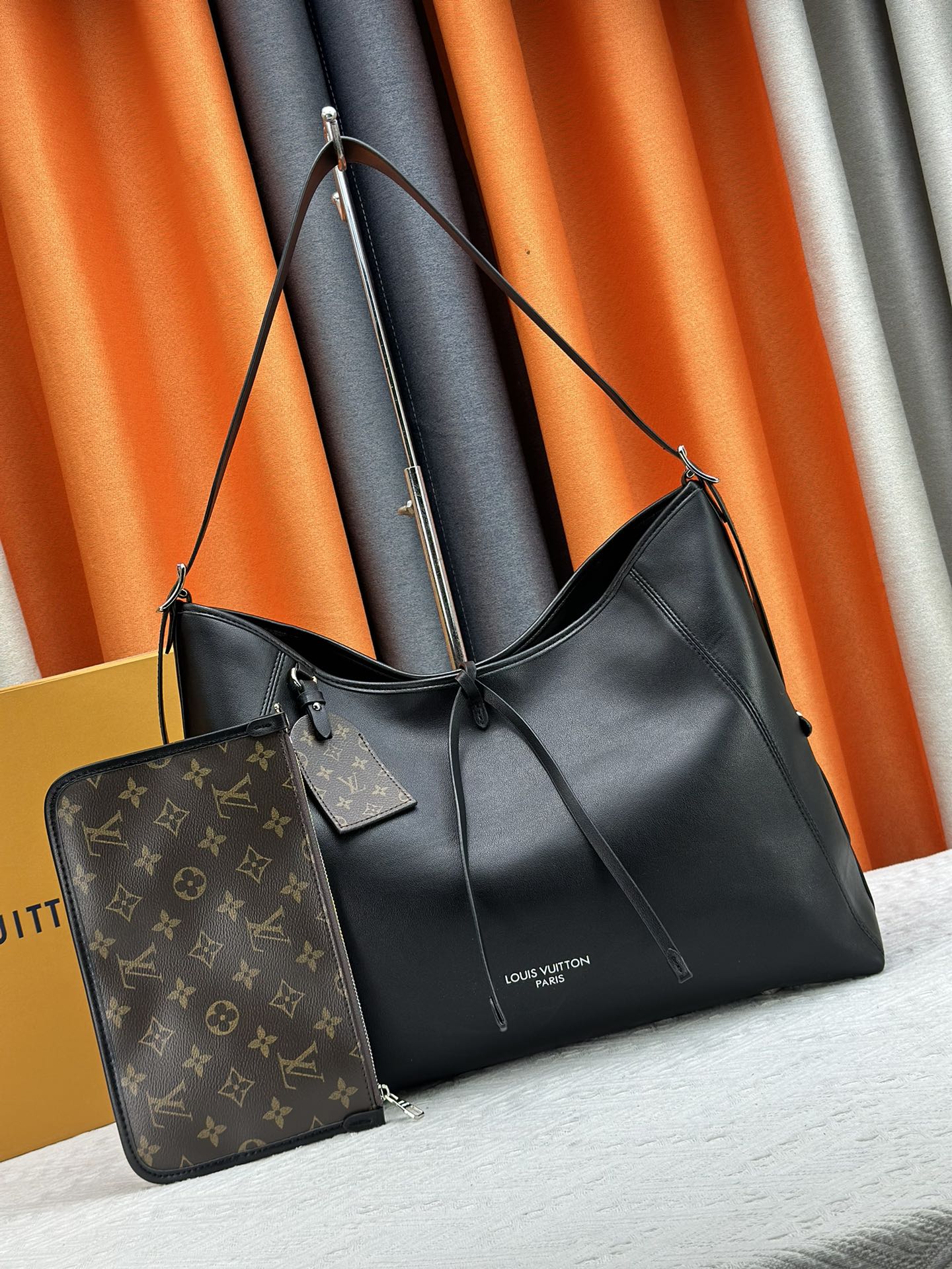LV bag 600